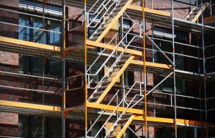 Andamios tubulares, ligeros y fáciles de instalar
