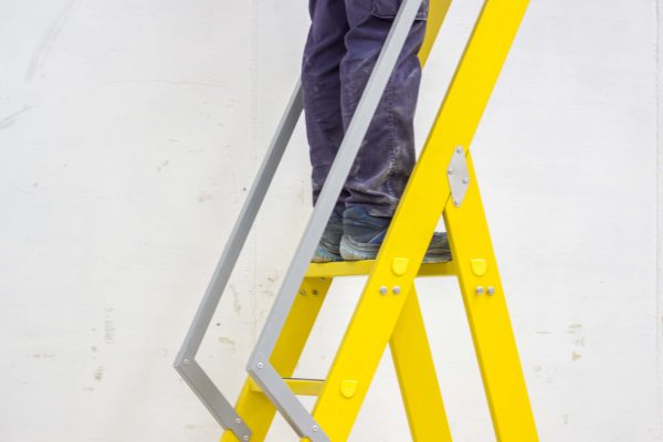 Accesorios idóneos para las escaleras de fibra de vidrio