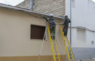 escaleras para empresas de electricidad