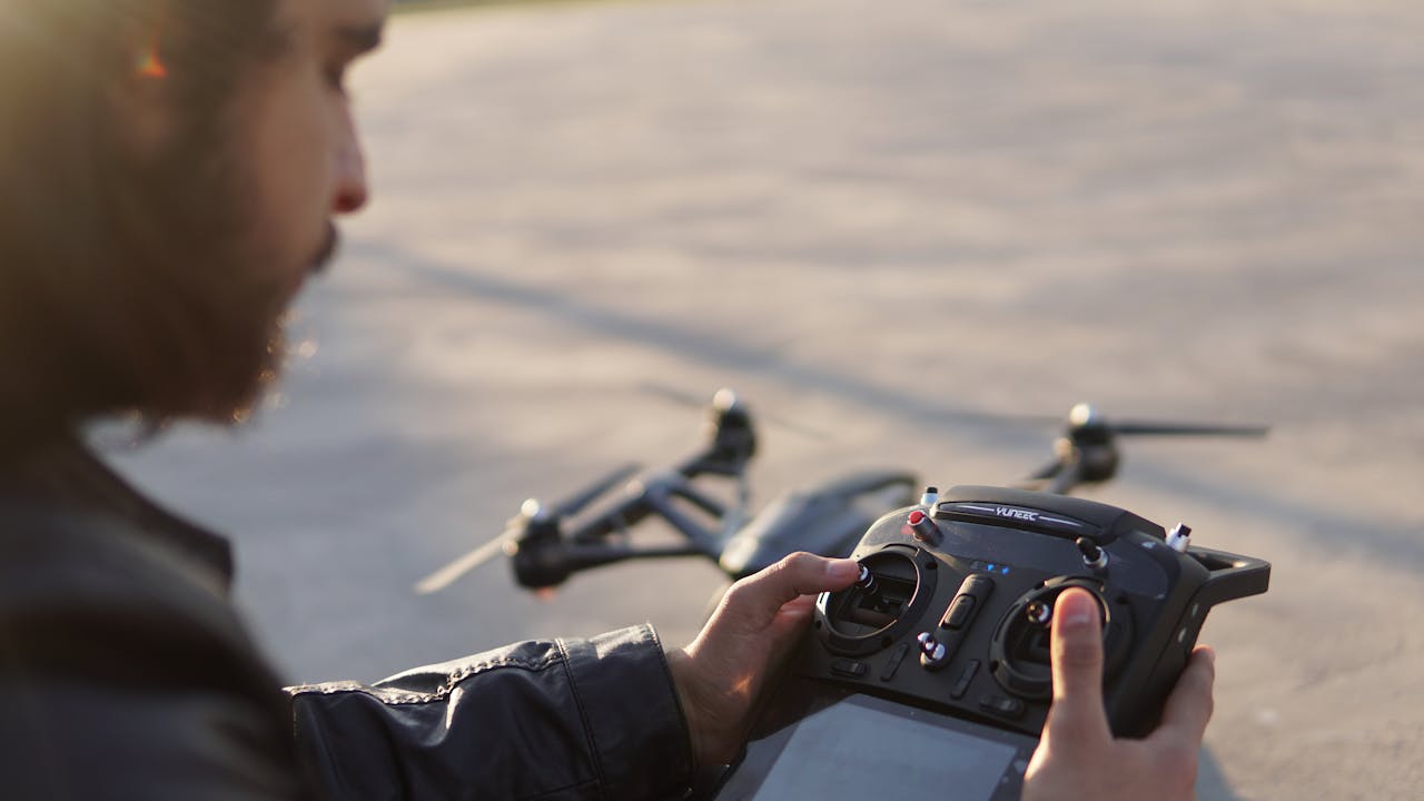 Escaleras y drones una nueva era para la inspección y el mantenimiento